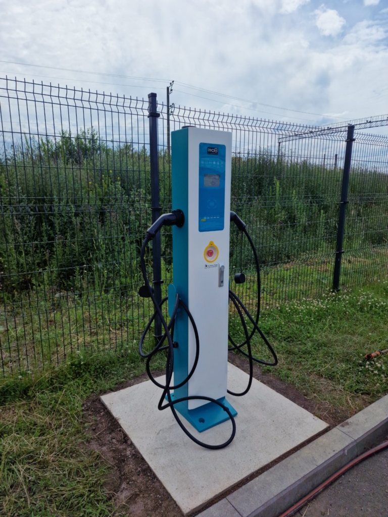 o8 maapealne laadija 2x22kW