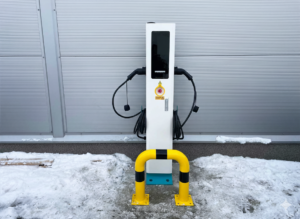 o8 elektriauto laadija maapealne